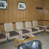 Sillones de espera en la peluquería Ureña en el año 1999